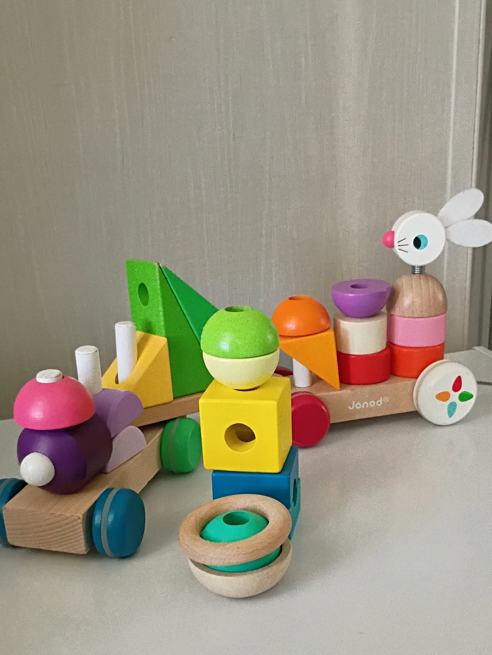 ALL ABOARD THE ANIMAL TRAIN - Stack The Wood Blocks Mix And Match
